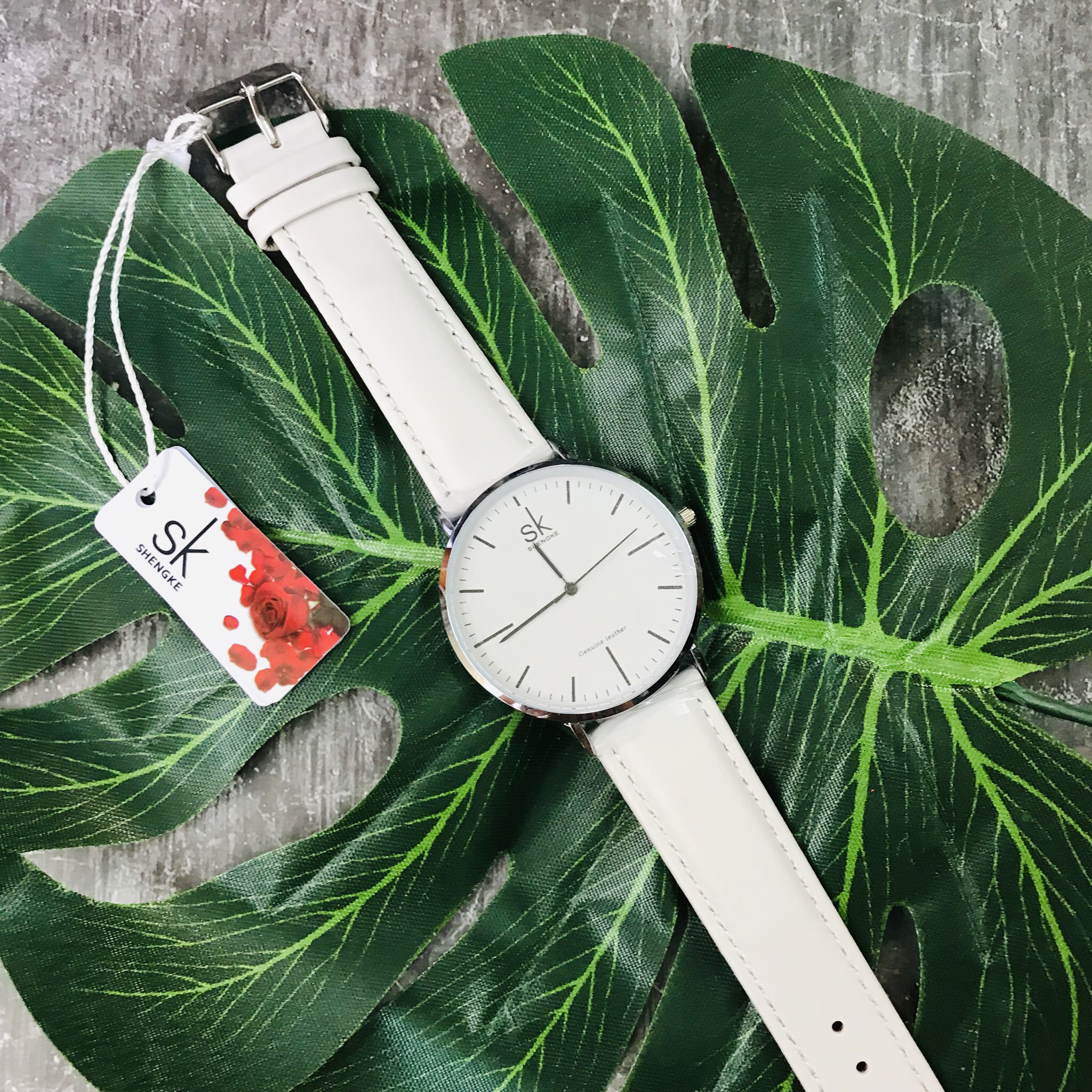 Đồng hồ nữ dây da mặt tròn trắng size to cá tính SK ĐHĐ4010
