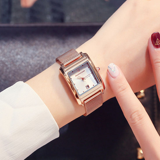 Đồng hồ nữ dây kim loại vàng mặt vuông sang chảnh ĐHĐ4802