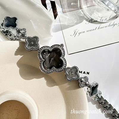Đồng hồ nữ cỏ bốn lá dây kim loại mặt nhỏ màu bạc mặt đen ĐHĐ48402
