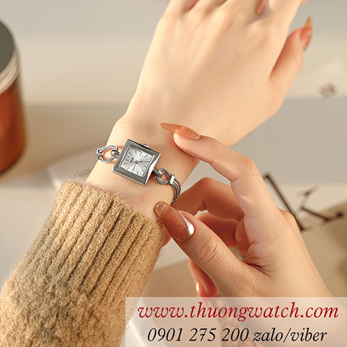 dong-ho-nu-gedi-kieu-lac-tay-day-kim-loai-mat-vuong-size-nho-trang-dhd46601
