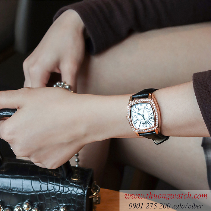 Đồng hồ nữ dây da mặt vuông đính đá đen thanh lịch ĐHĐ42701