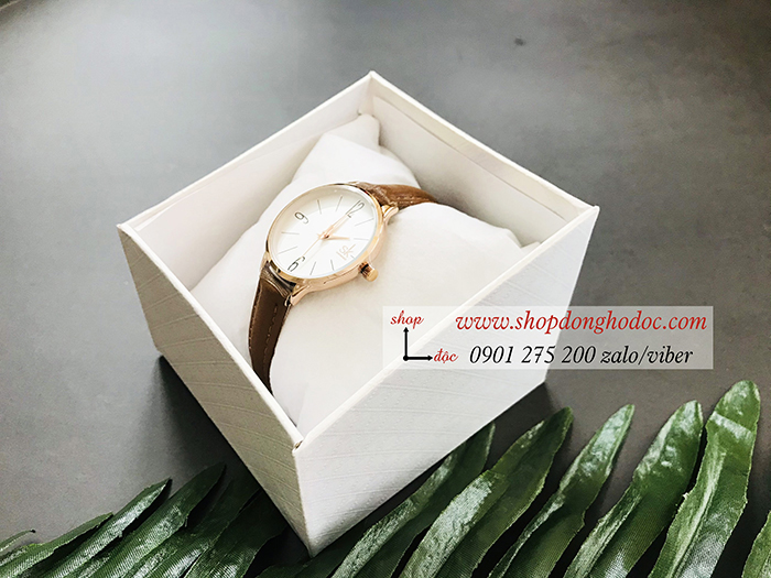 Đồng hồ Shengke SK nữ dây da mặt tròn nâu cổ điển ĐHĐ19402